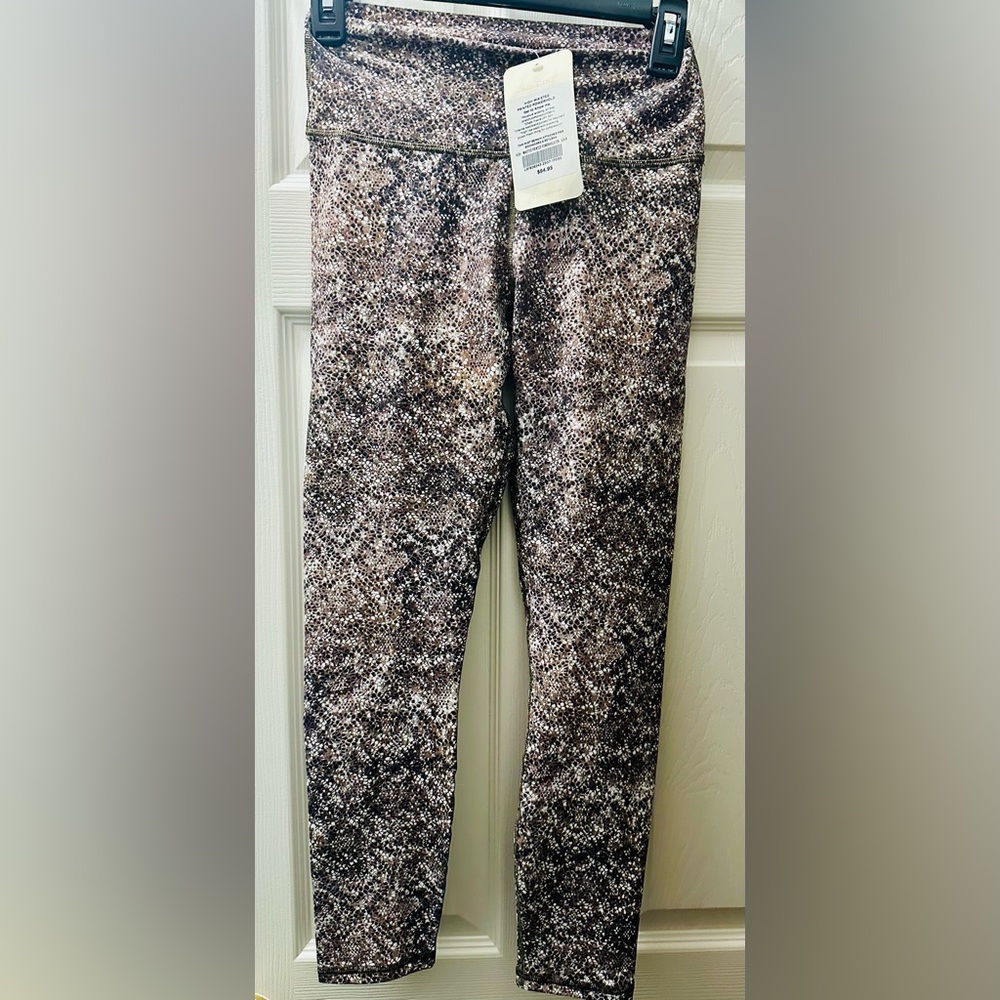 NWT FABLETICS Highwaisted Power Hold Brown/Black snake print Legging Size , S